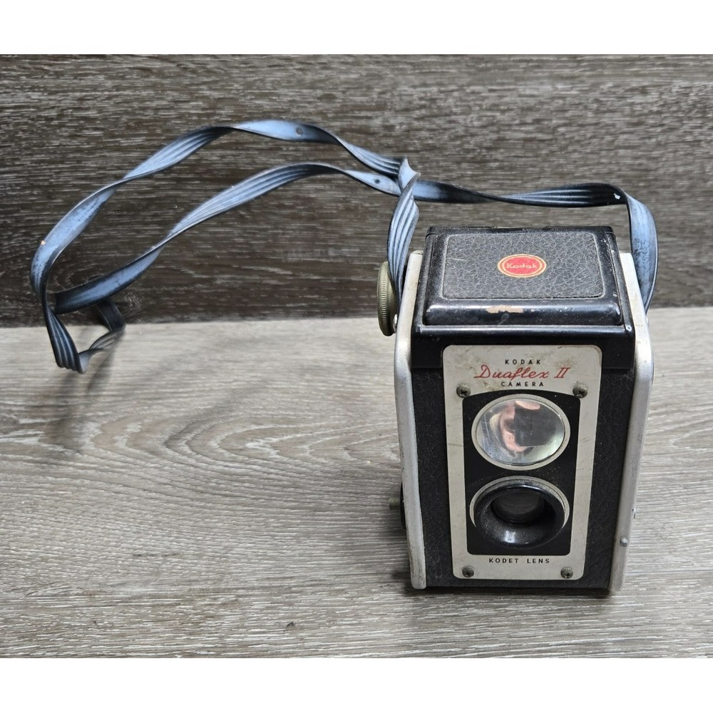 Vintage‎ Kodak Duaflex II Camera Kodet Lens TLR Style Box Camera Strap Included